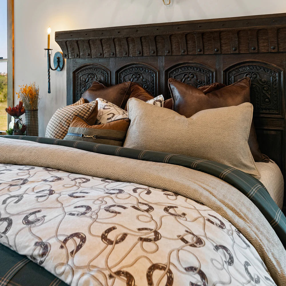 Pierre Horseshoe Bedding Set