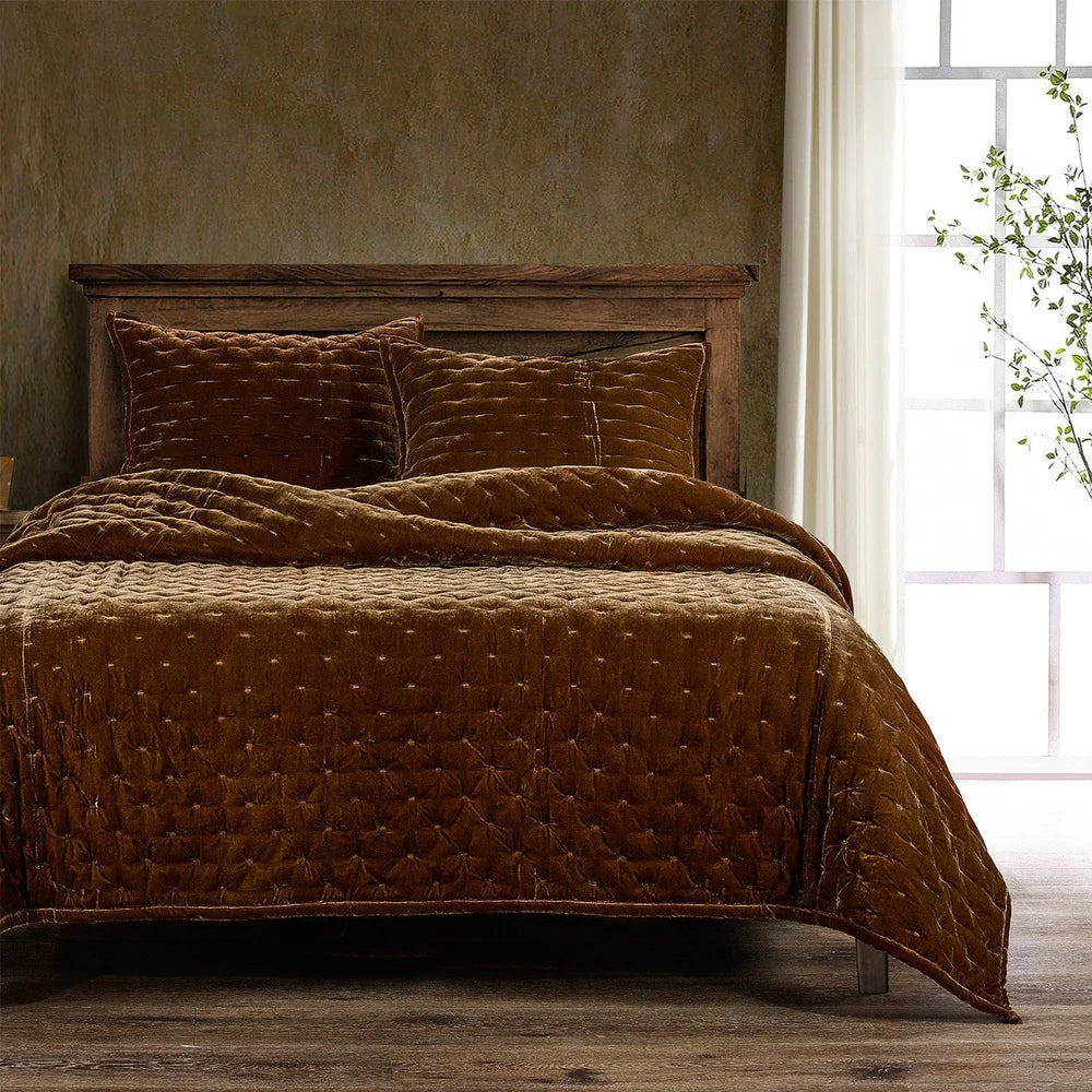 Stella Velvet Quilt Set