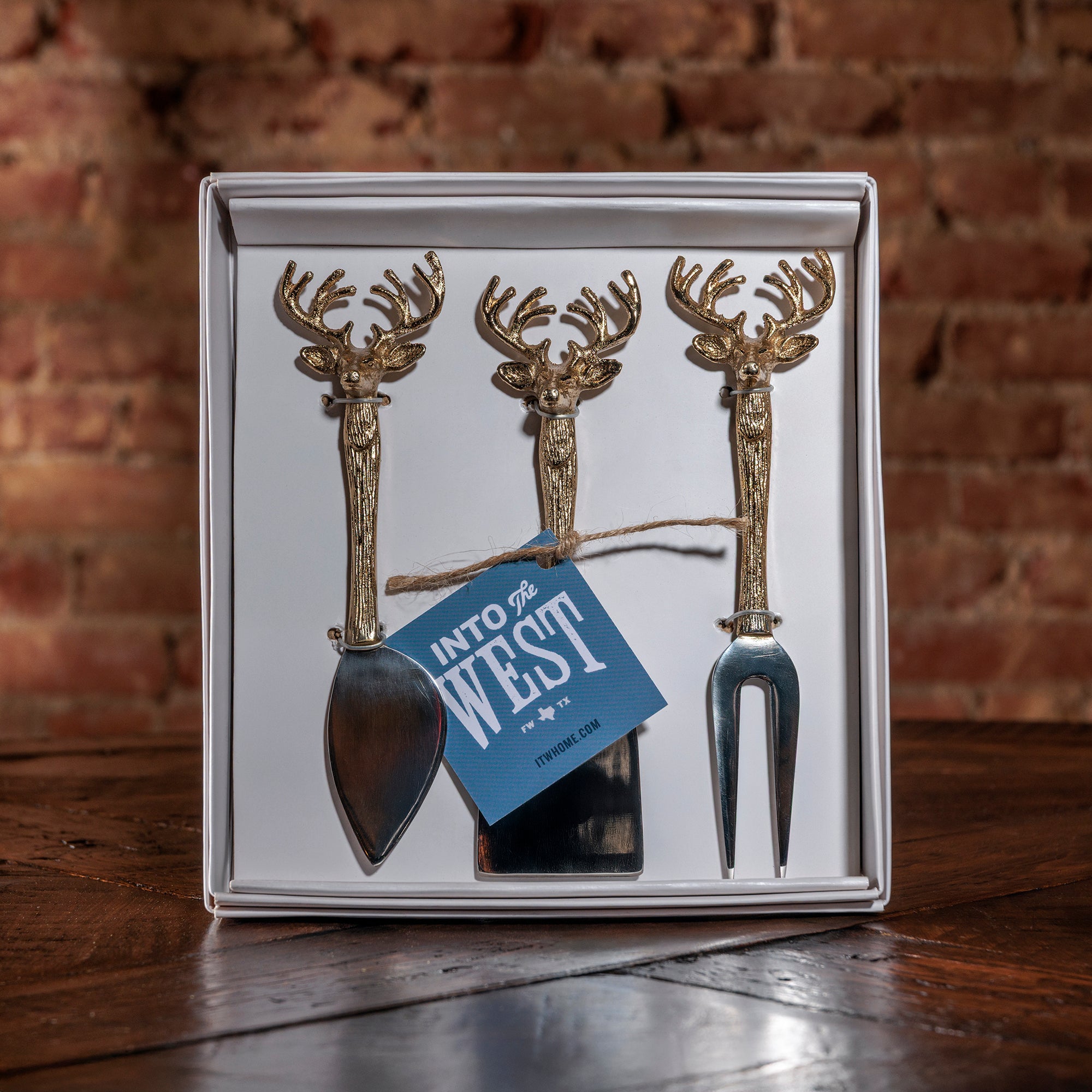 Western cheese knife set with gold deer head handles in white gift box