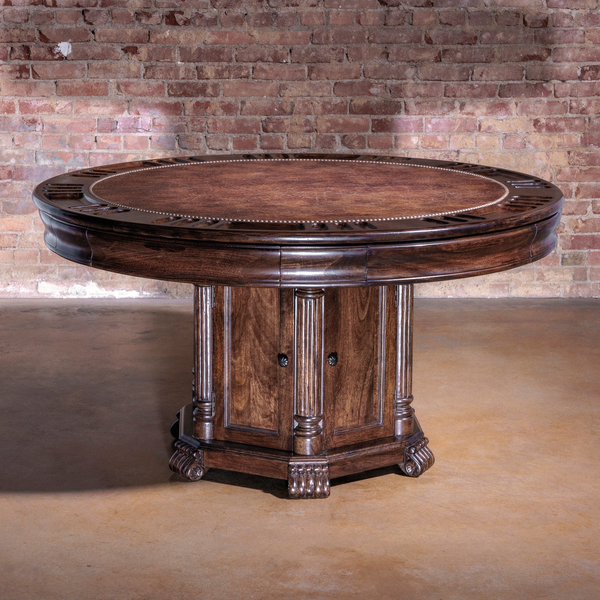 The Outlaw’s Round Western poker table in solid wood with leather inlay