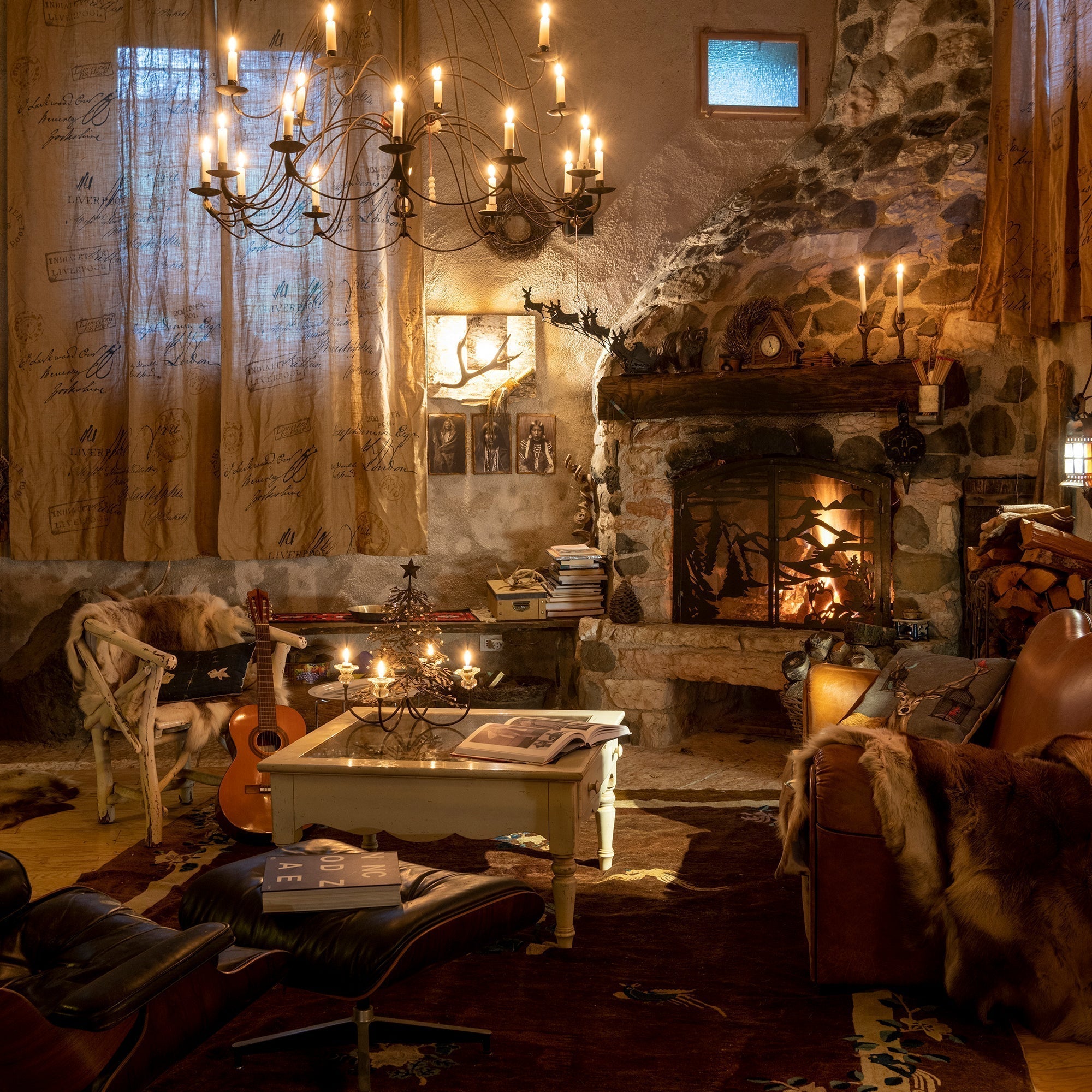 Lighting the Season: How Western Homes Glow After Sundown