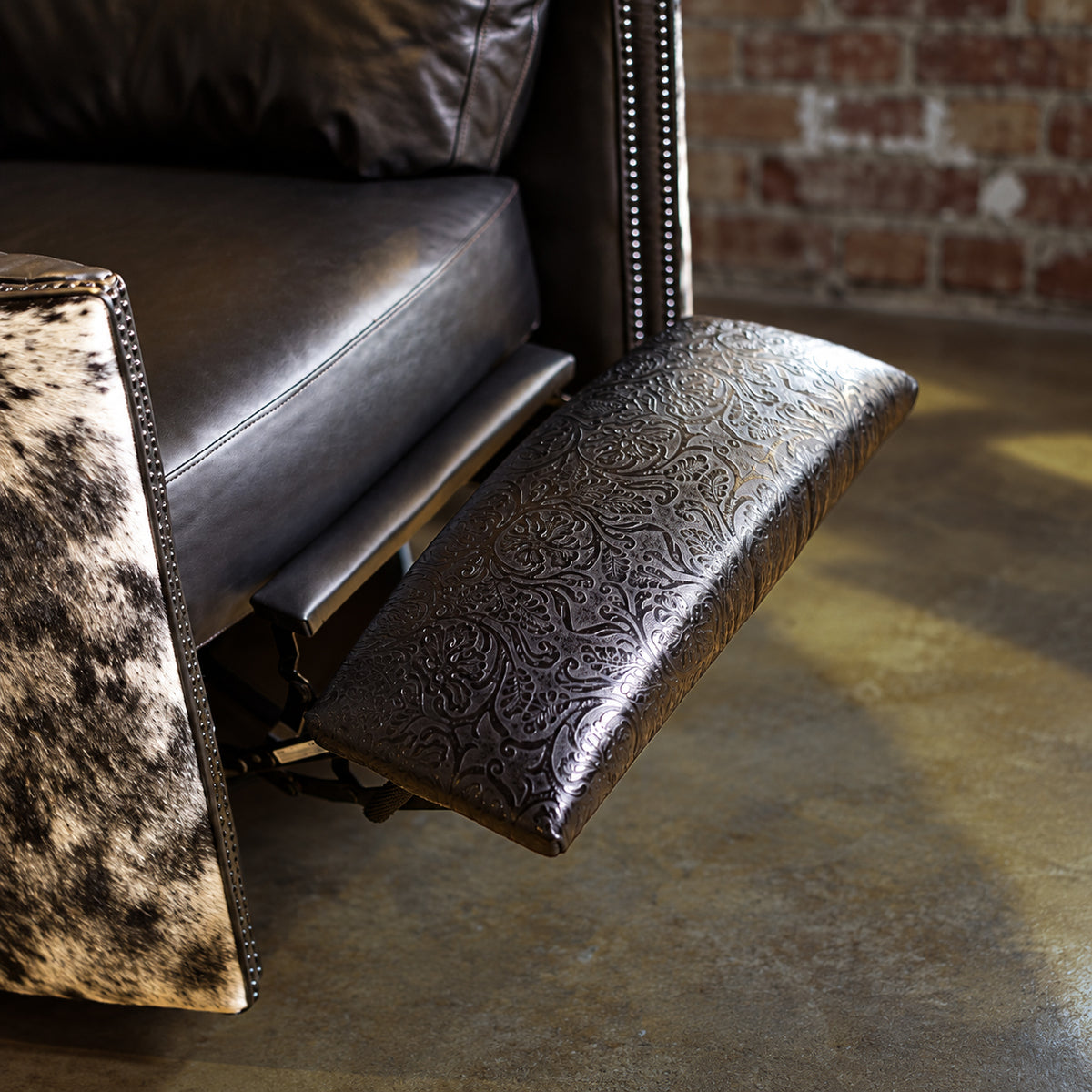 Double R Cowhide Leather Cuddler Recliner