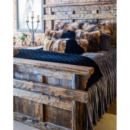 Experience the timeless design of our Old Fashion Bed. Carefully hand-crafted from reclaimed wood with the highest quality standards, this bed provides stability and lasting beauty. Perfect for completing any bedroom look with classic style.