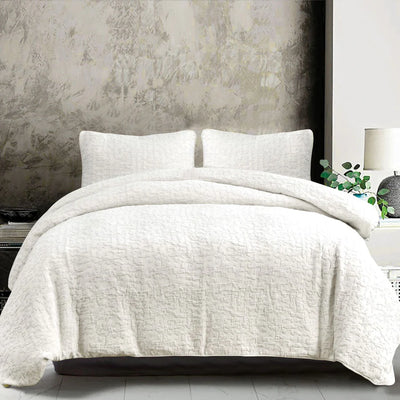 Porto Matelassé Bedding Set