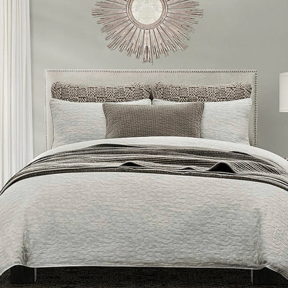 Porto Matelassé Bedding Set