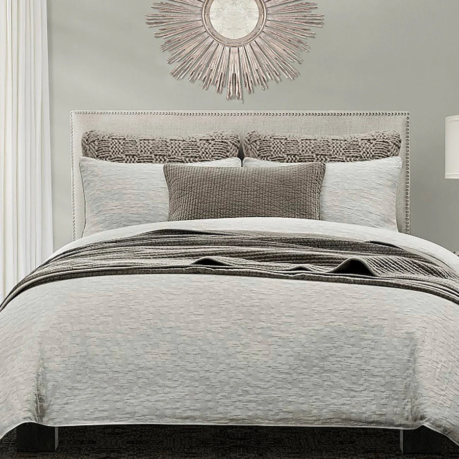 Porto Matelassé Bedding Set