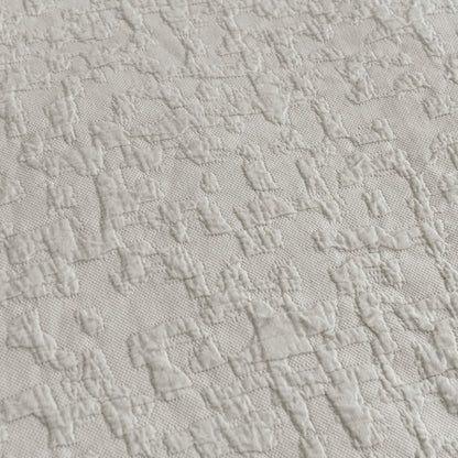 Porto Matelassé Bedding Set
