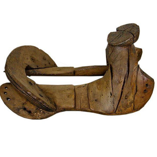 This Pack Saddle is a beautiful rustic home decor piece that will surely add a unique touch. Expertly crafted from carefully selected materials, this piece is guaranteed to last for years.