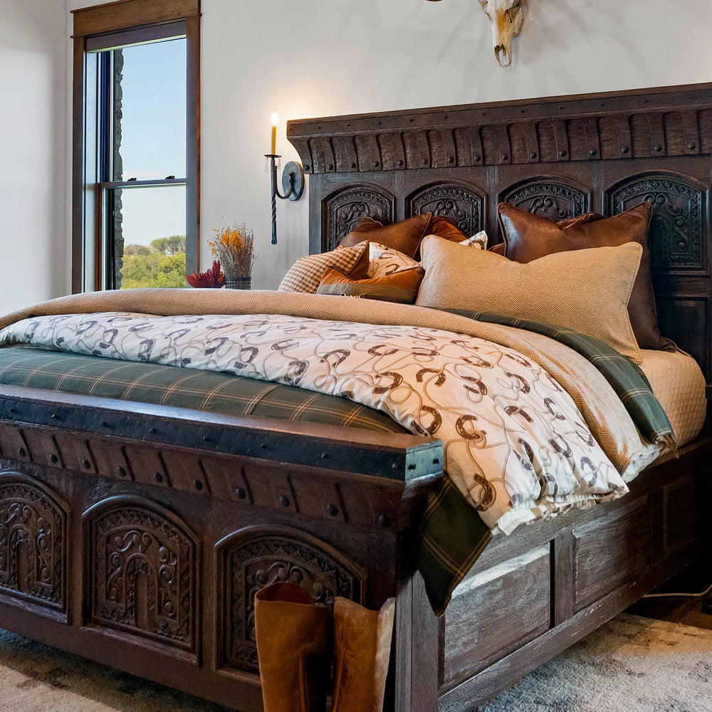 Pierre Horseshoe Bedding Set