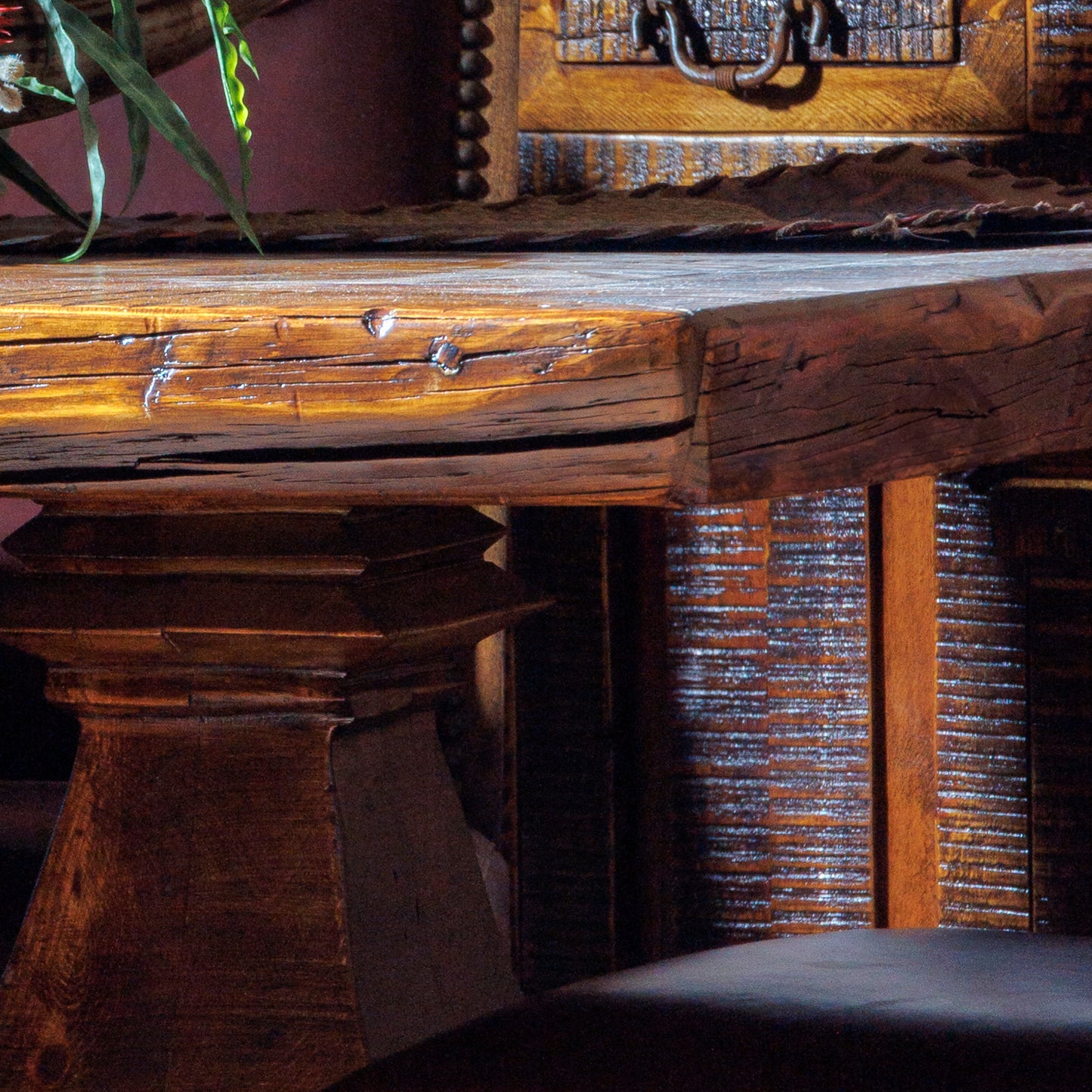 Old Fashion Wood Dining Table