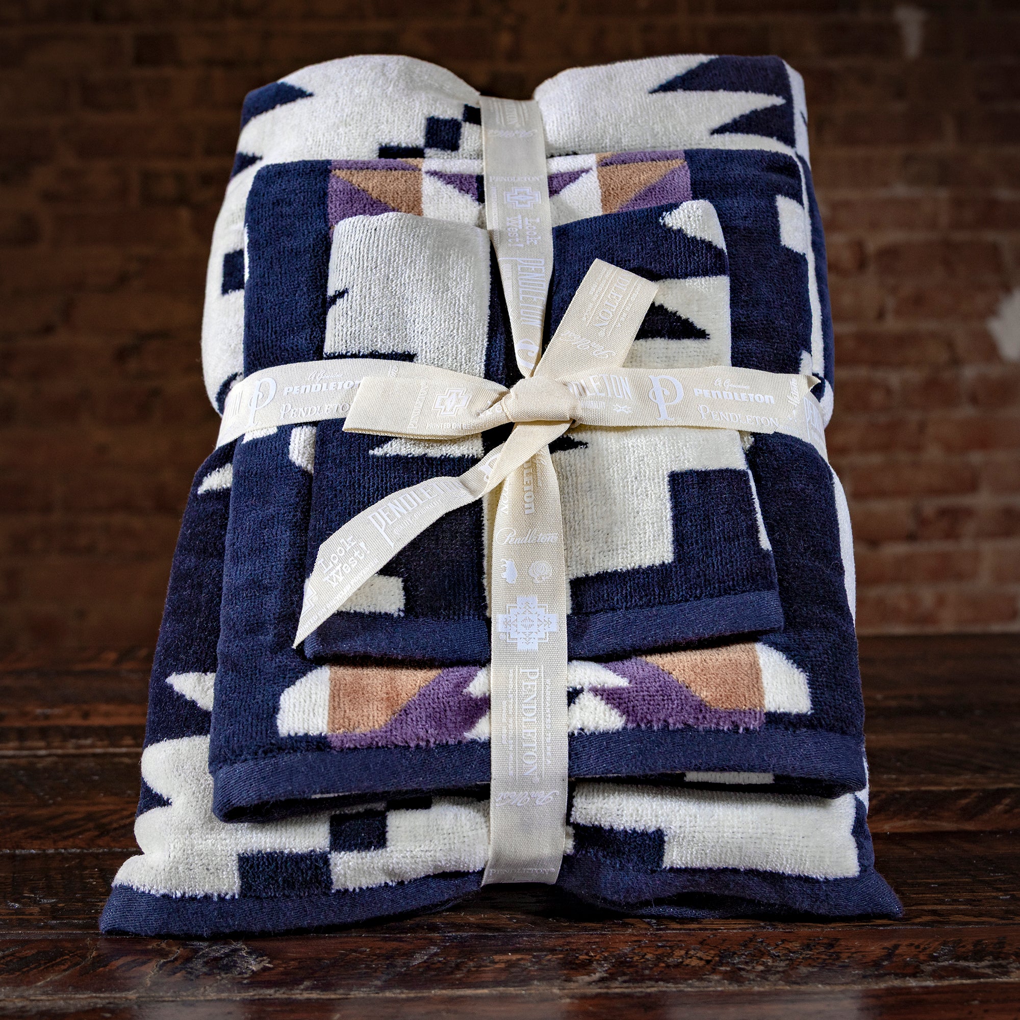 High Desert Pendleton towel set — soft cotton Western bath linens for ranch homes and luxury gifts under $100.