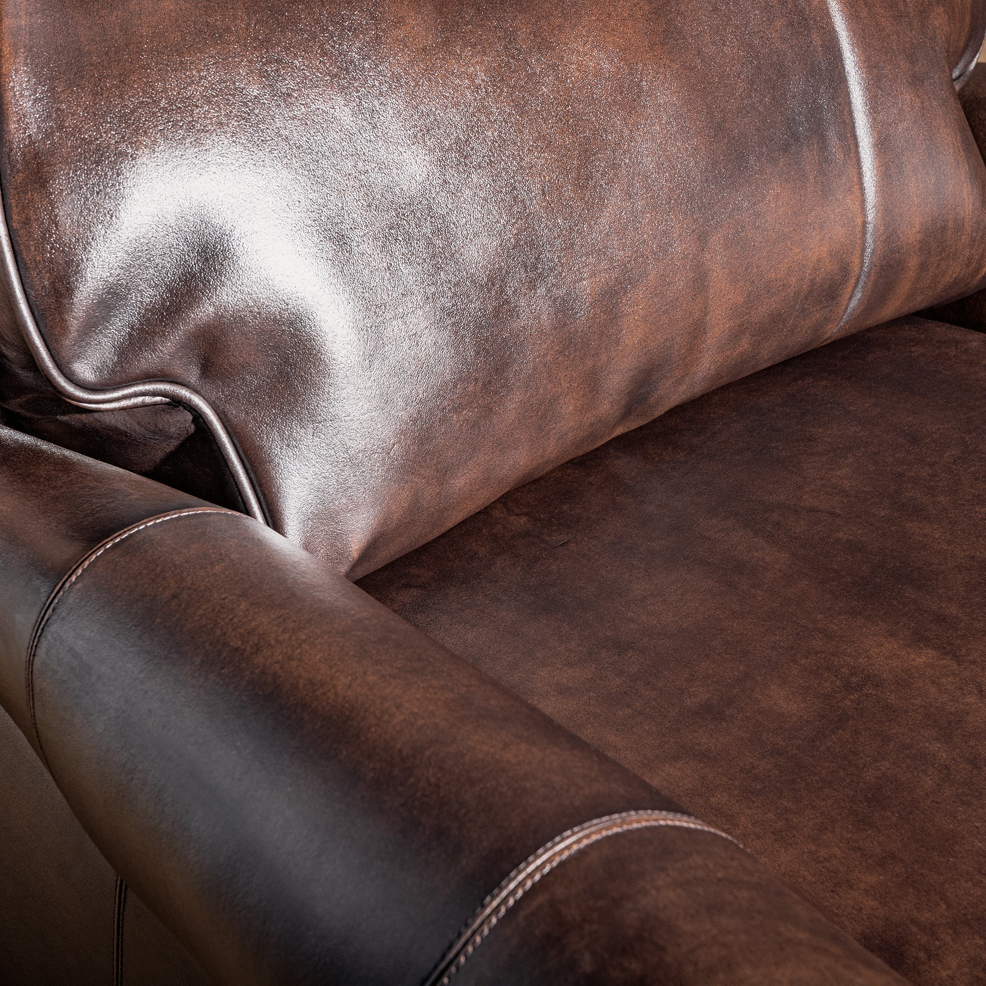 Western Bustleback Leather Recliner | Mojave Gatorline – Into The West