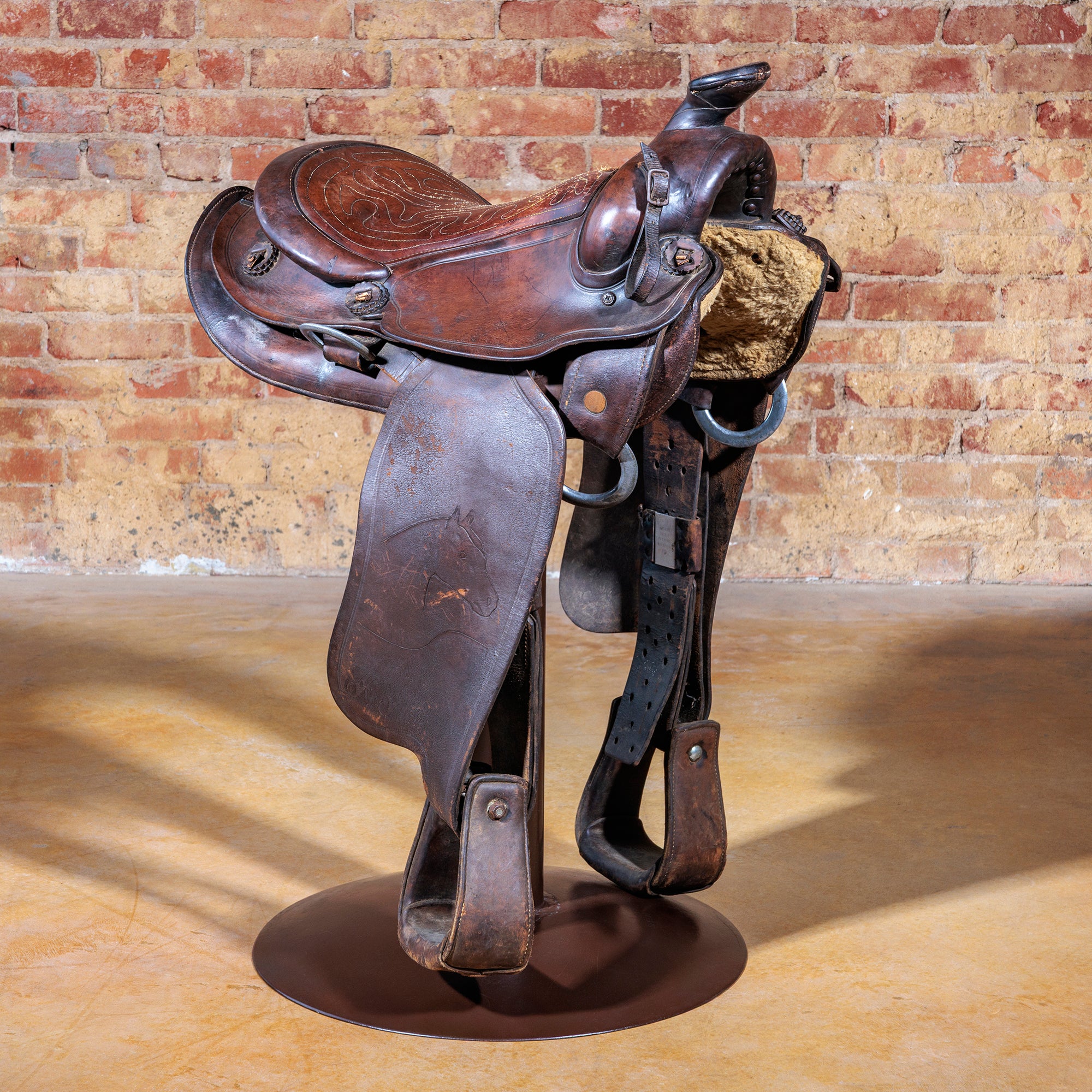 horse saddle bar stool
